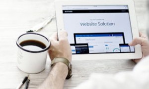 现场录音曝光：美国一飞行员高空欲关客机发动机，机舱混乱传来搏斗声